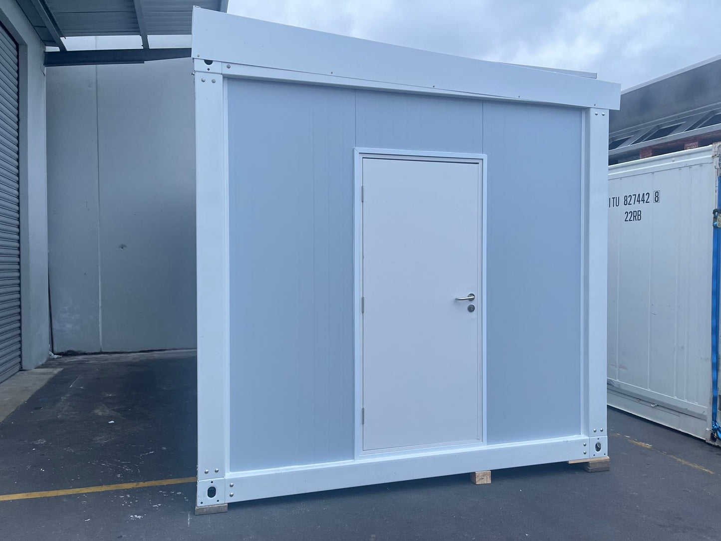 Cabin house 6x3 double roofing with bathroom