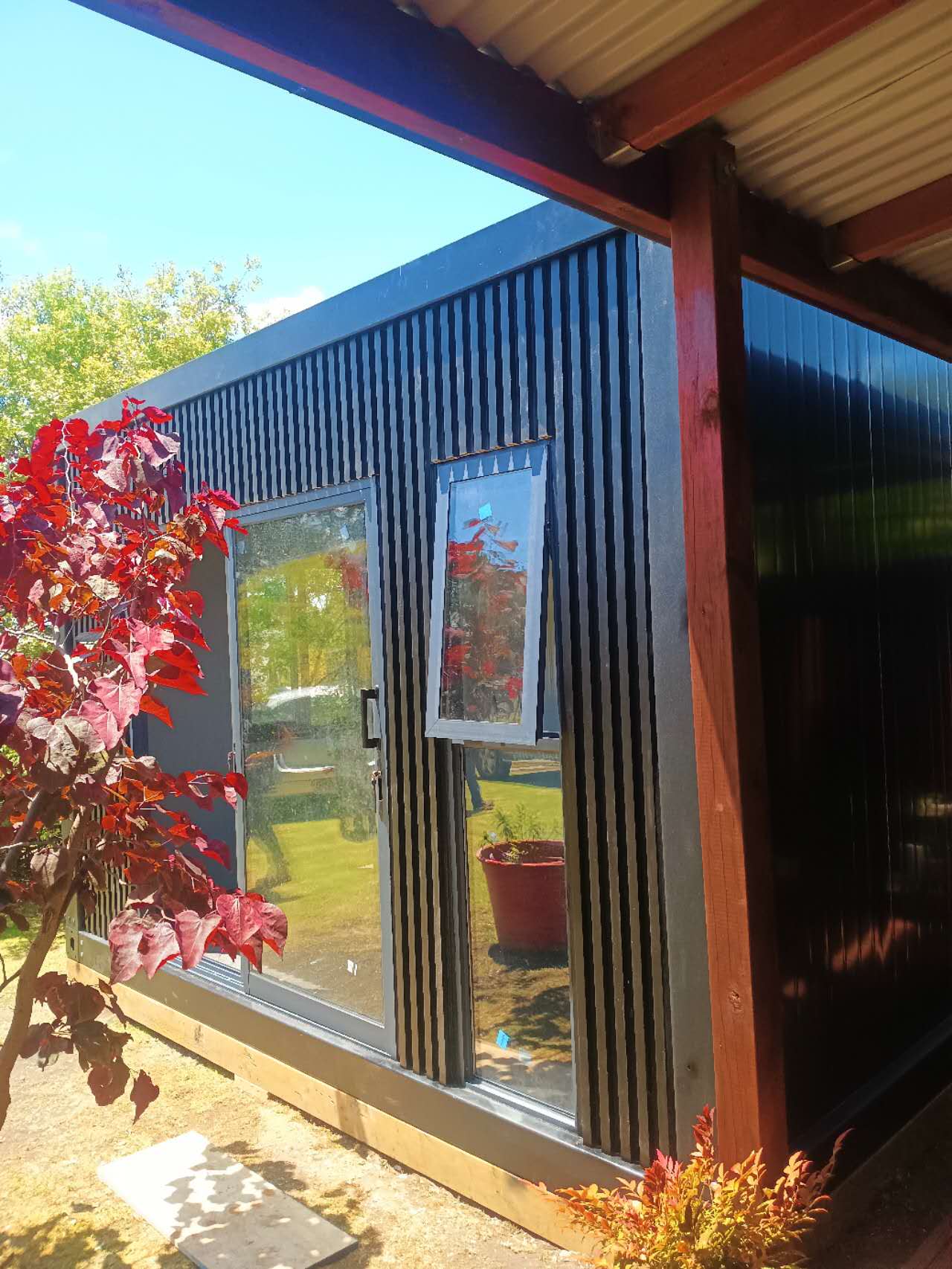 Cabin house 4x3 with beautiful window and outside decoration