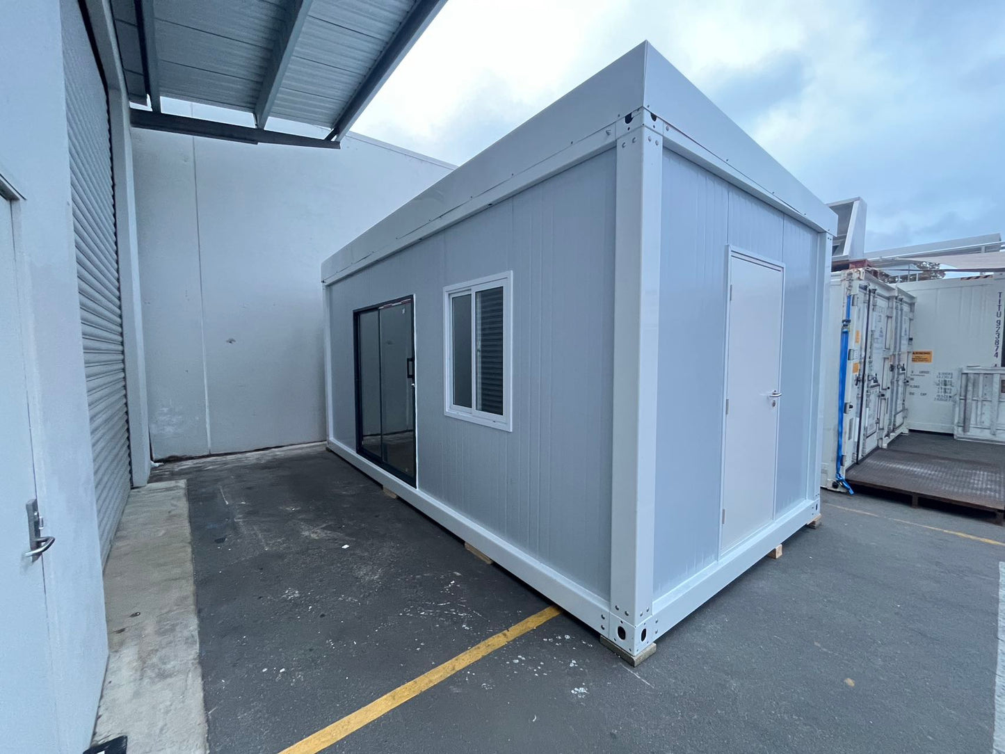 Cabin house 6x3 double roofing with bathroom